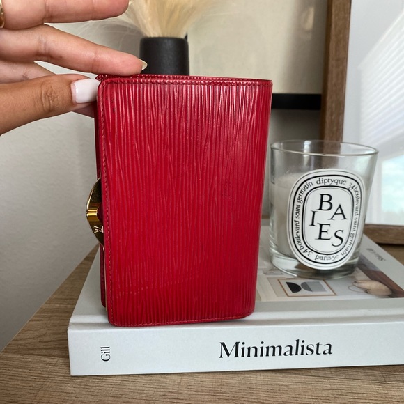 Red Louis Vuitton Epi wallet - Picture 5 of 11